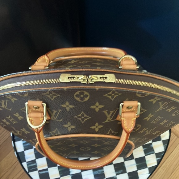 Vintage Louis Vuitton Ellipse MM 🙌 - Picture 3 of 10